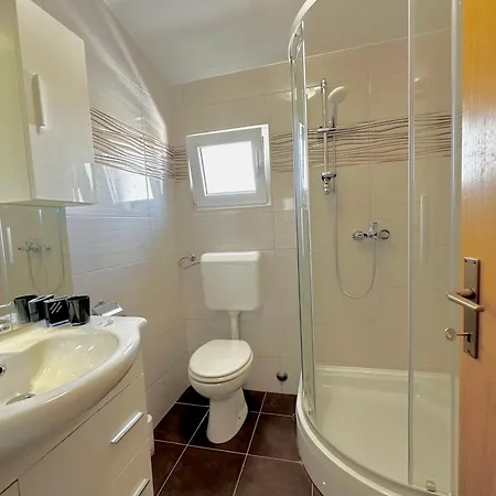 Apartman Marylou House Vir